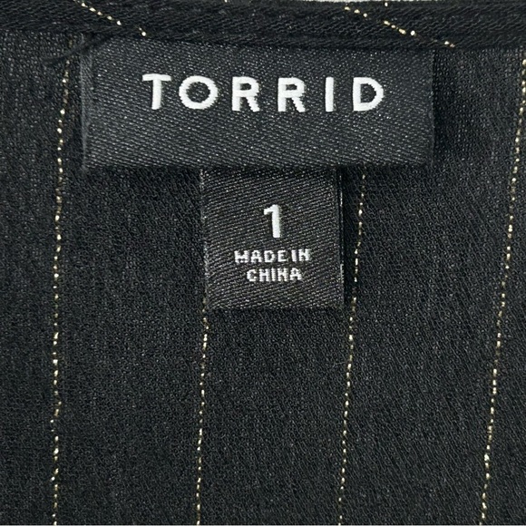 Torrid Black Gauze Button Front Smocked Babydoll Blouse  in Deep Black sz 1 1X - Picture 2 of 5